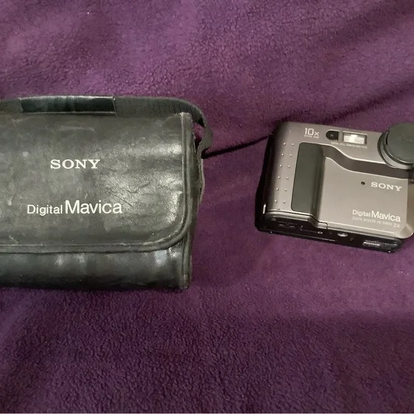 Camera - Picture 1 of 5